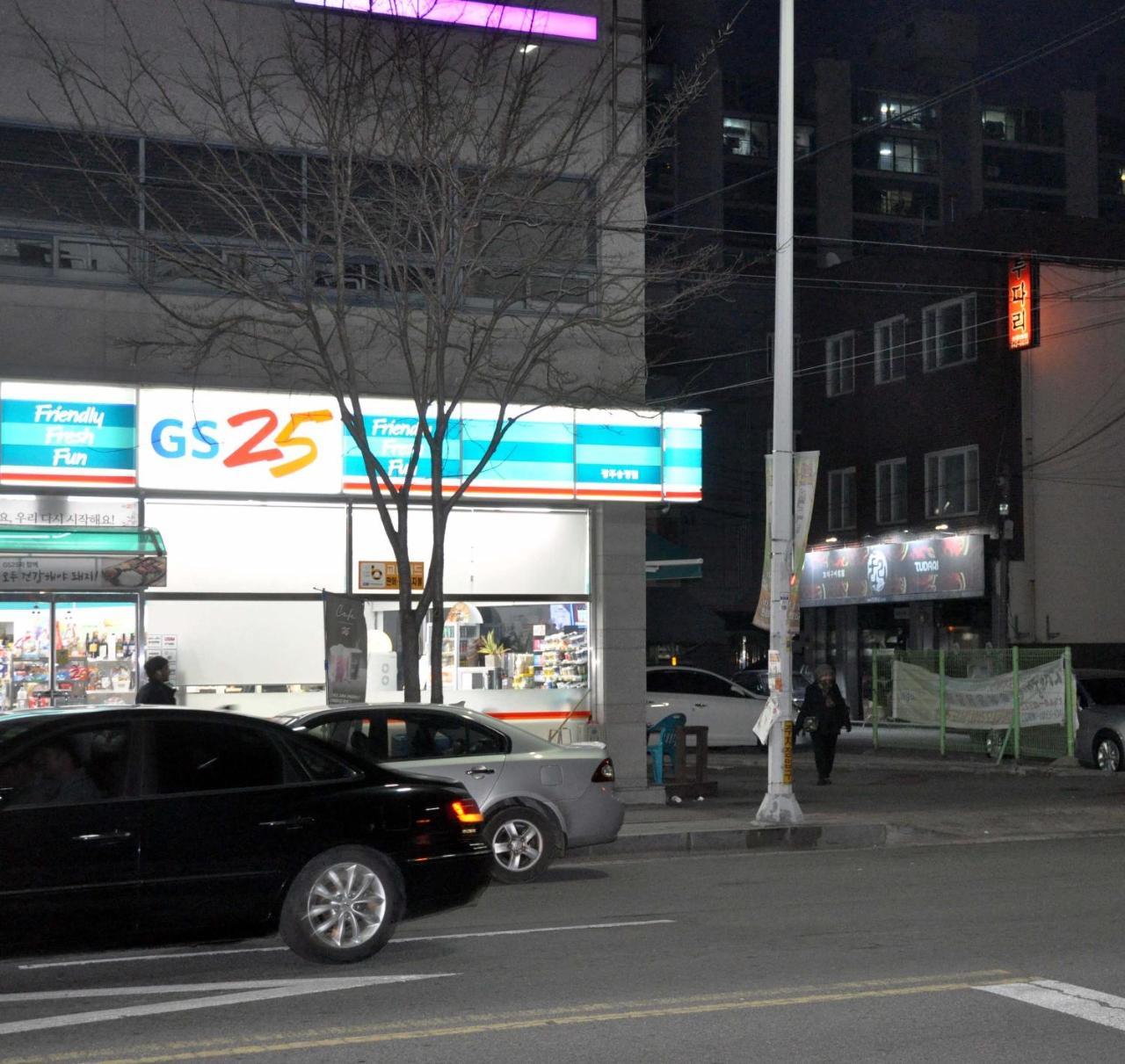 Gwangju Songjeong Station Guesthouse Gwangju Metropolitan City Exterior foto